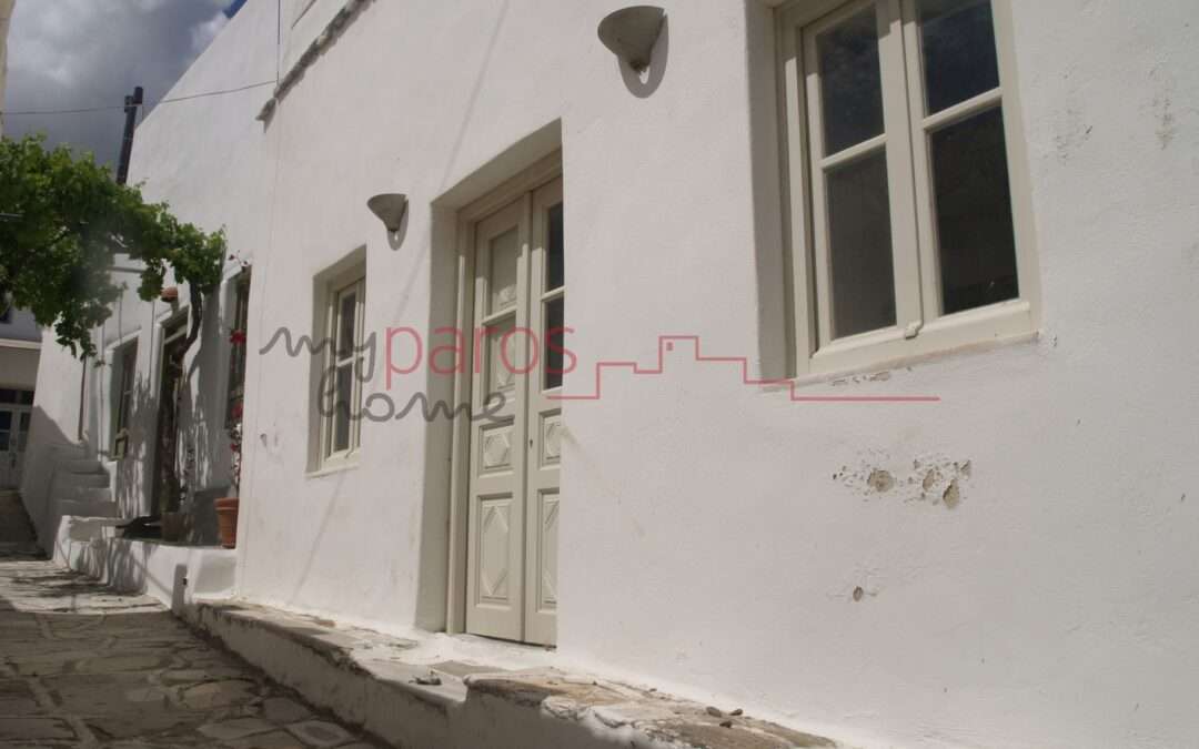 Α 147 ΑΝΑΚΑΙΝΙΣΜΕΝΗ ΙΣΟΓΕΙΑ ΠΑΡΑΔΟΣΙΑΚΗ ΚΑΤΟΙΚΙΑ ΣΤΟ ΚΕΝΤΡΟ ΤΩΝ ΛΕΥΚΩΝ ΠΑΡΟΥ